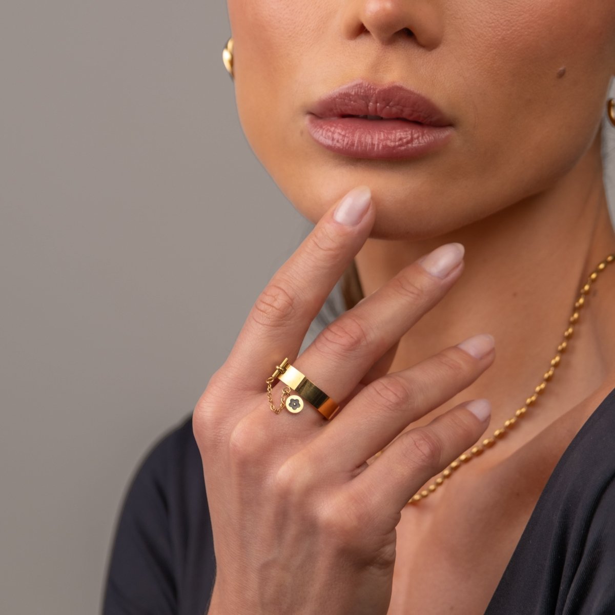 Anel Charme Banhado em Ouro 18K