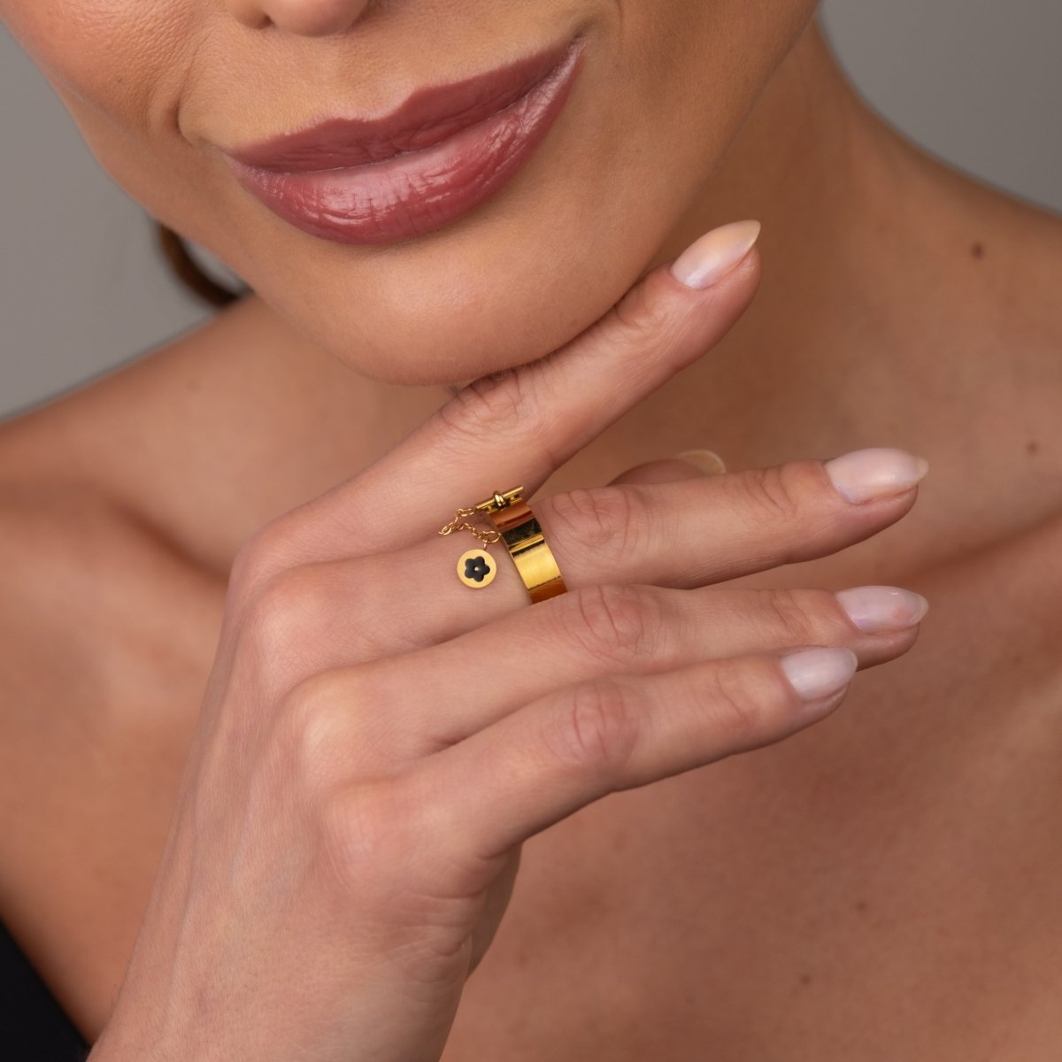 Anel Charme Banhado em Ouro 18K