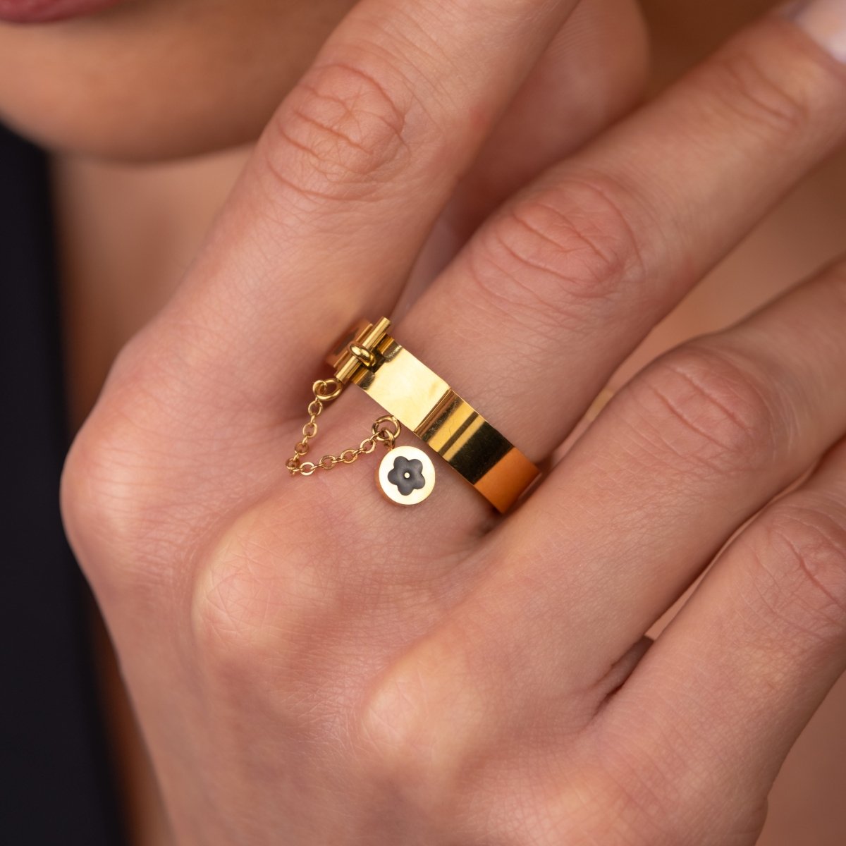 Anel Charme Banhado em Ouro 18K