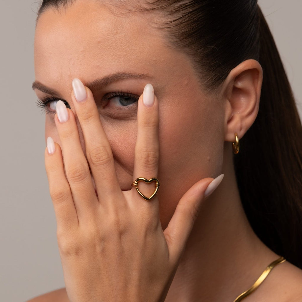 Anel Coração Vazado Banhado em Ouro 18K