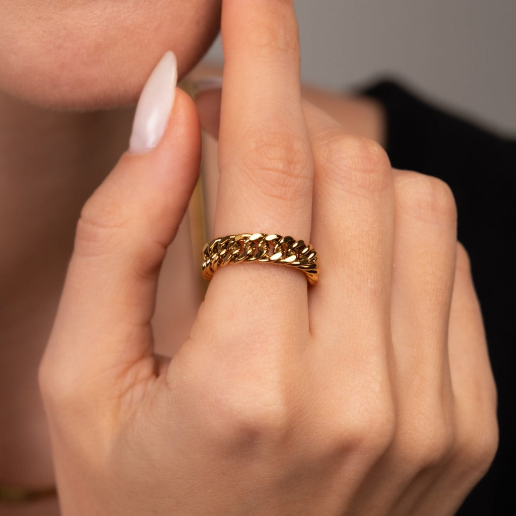 Anel Corrente Banhado em Ouro 18K
