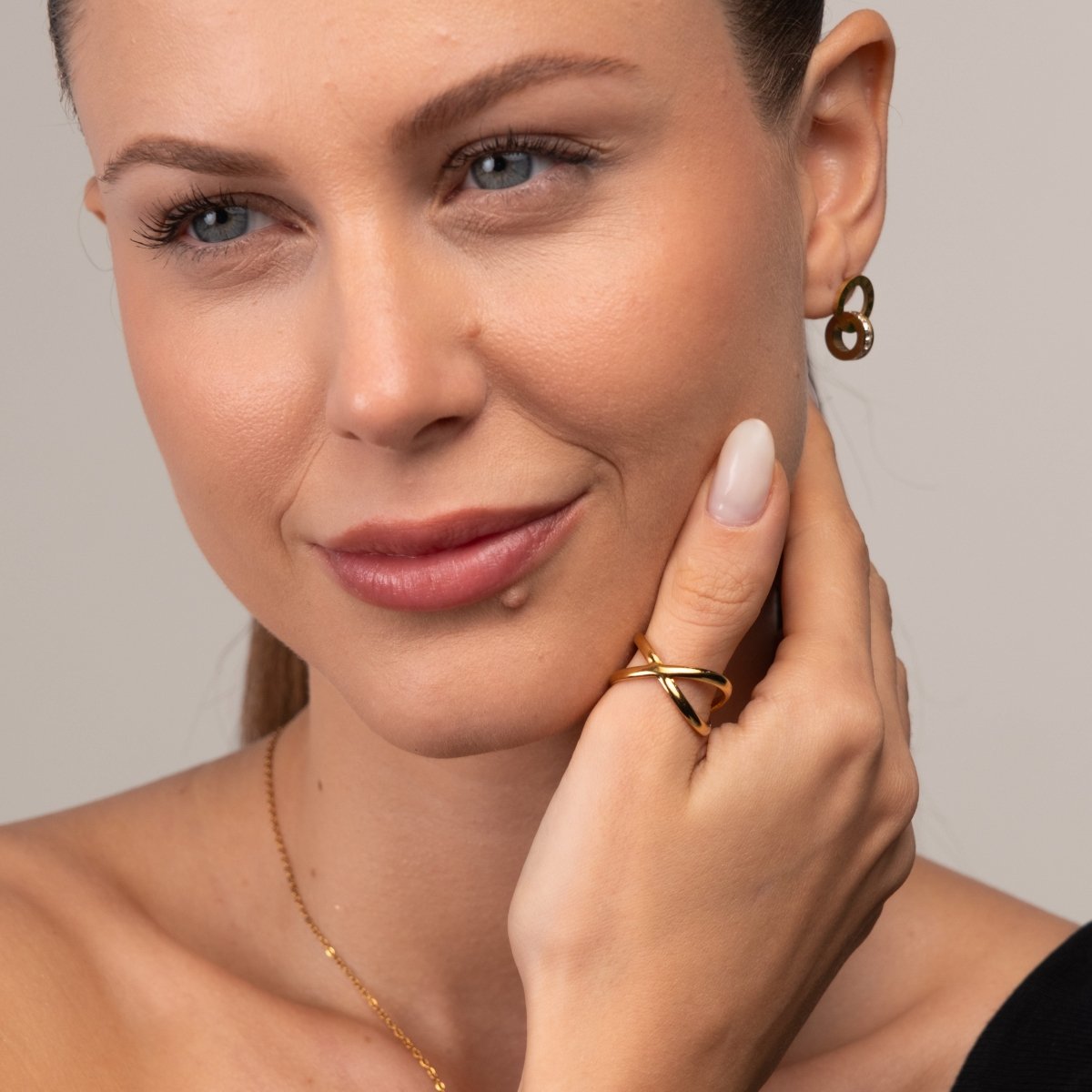 Anel Cruzado Minimal Ajustável Banhado em Ouro 18K