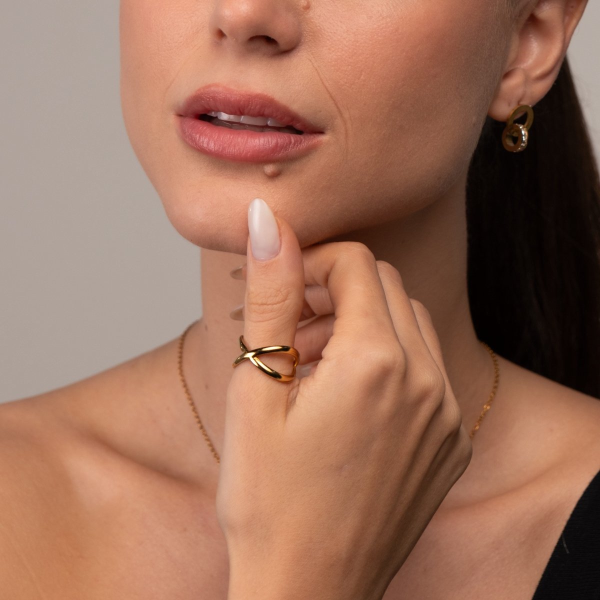 Anel Cruzado Minimal Ajustável Banhado em Ouro 18K