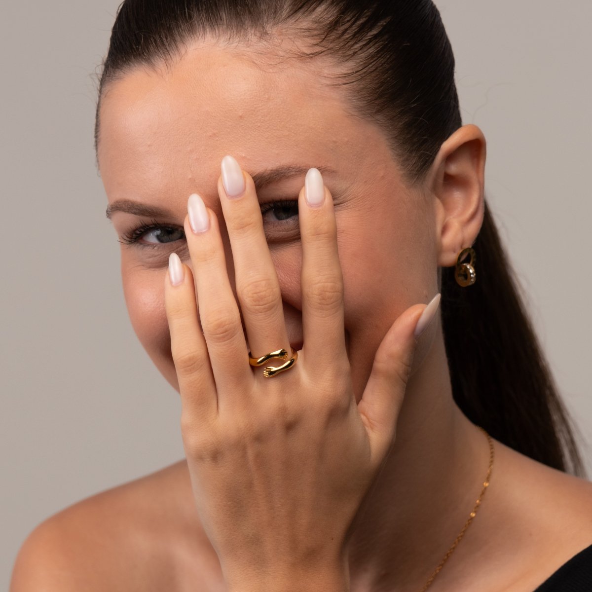 Anel de Abraço Banhado em Ouro 18K