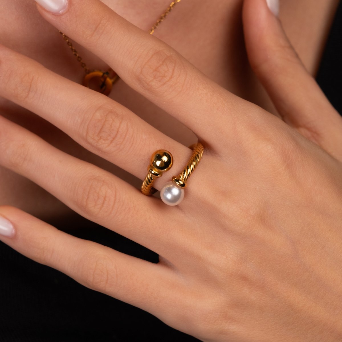 Anel Elegance Pérola Banhado em Ouro 18k