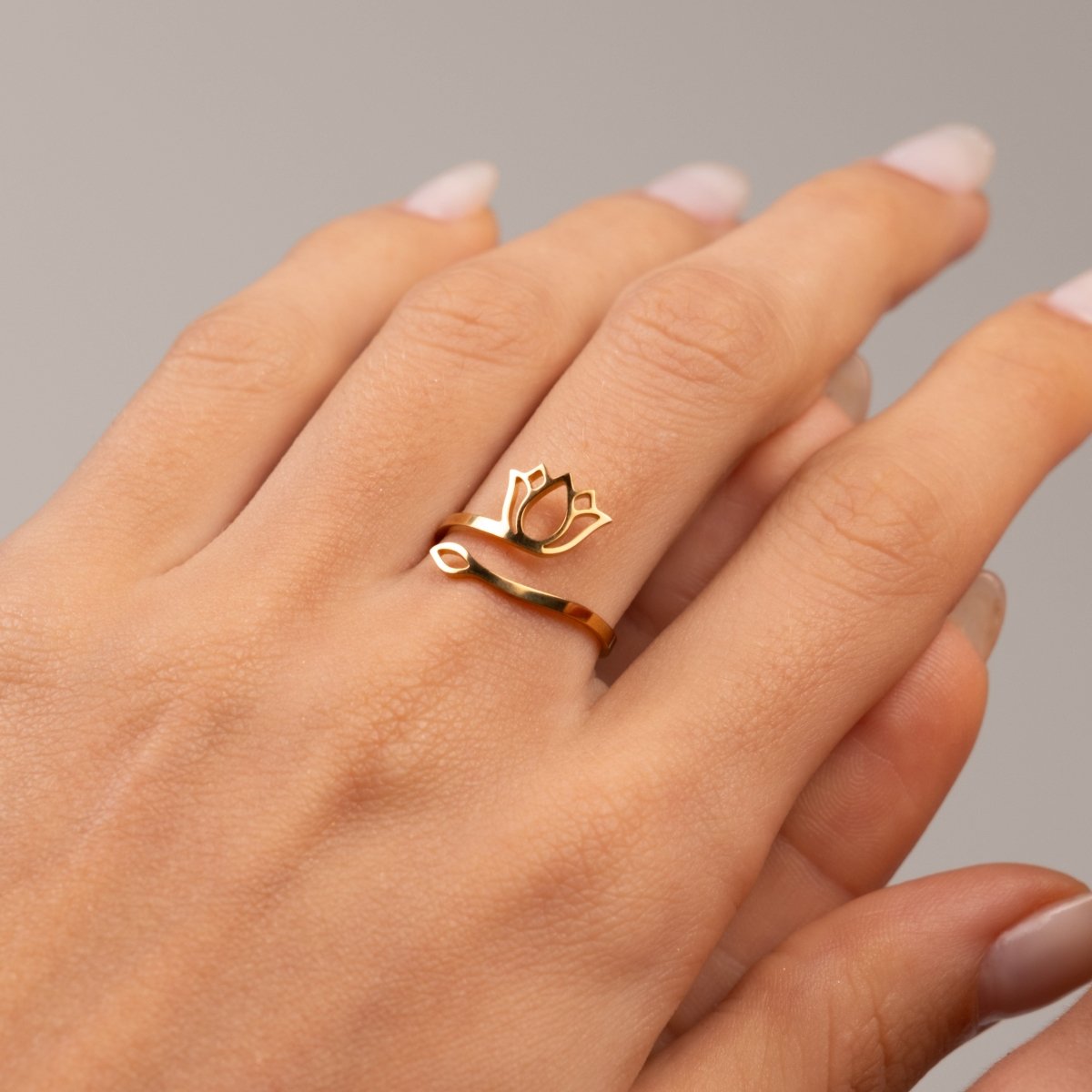 Anel Flor de Lótus Banhado em Ouro 18K