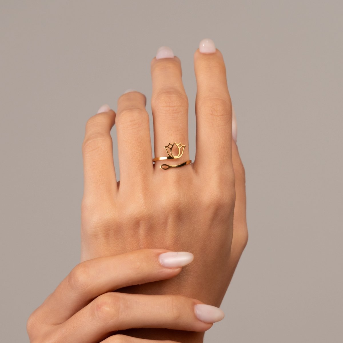 Anel Flor de Lótus Banhado em Ouro 18K