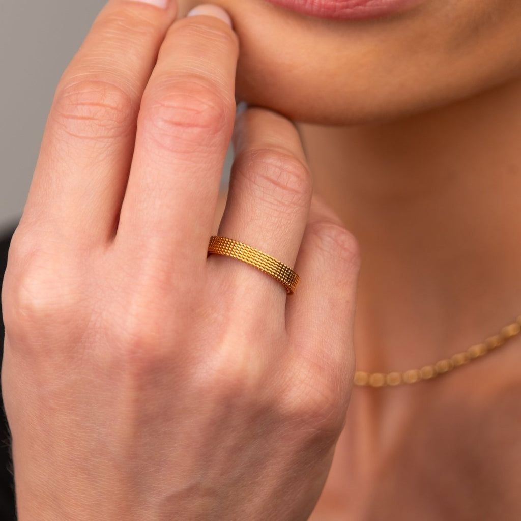 Anel Motion Malha Banhado em Ouro 18K