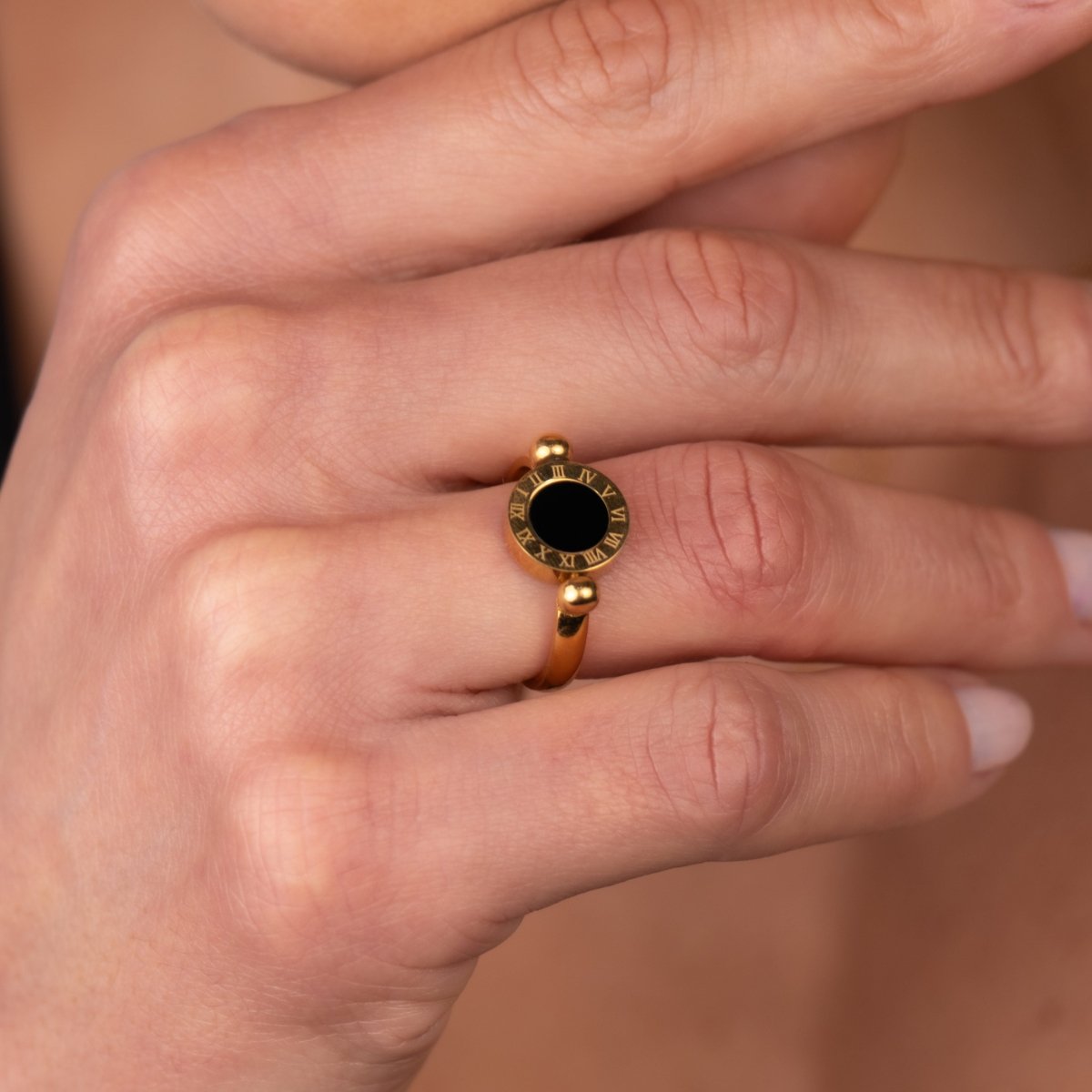 Anel Numeral Romanos Banhado em Ouro 18K