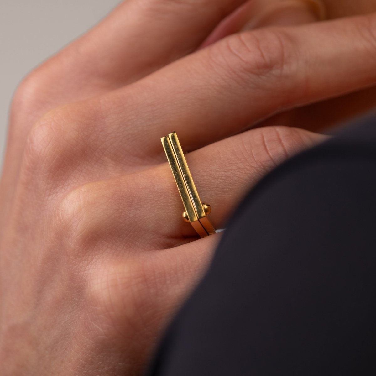 Anel Parafuso Plano Banhado em Ouro 18k