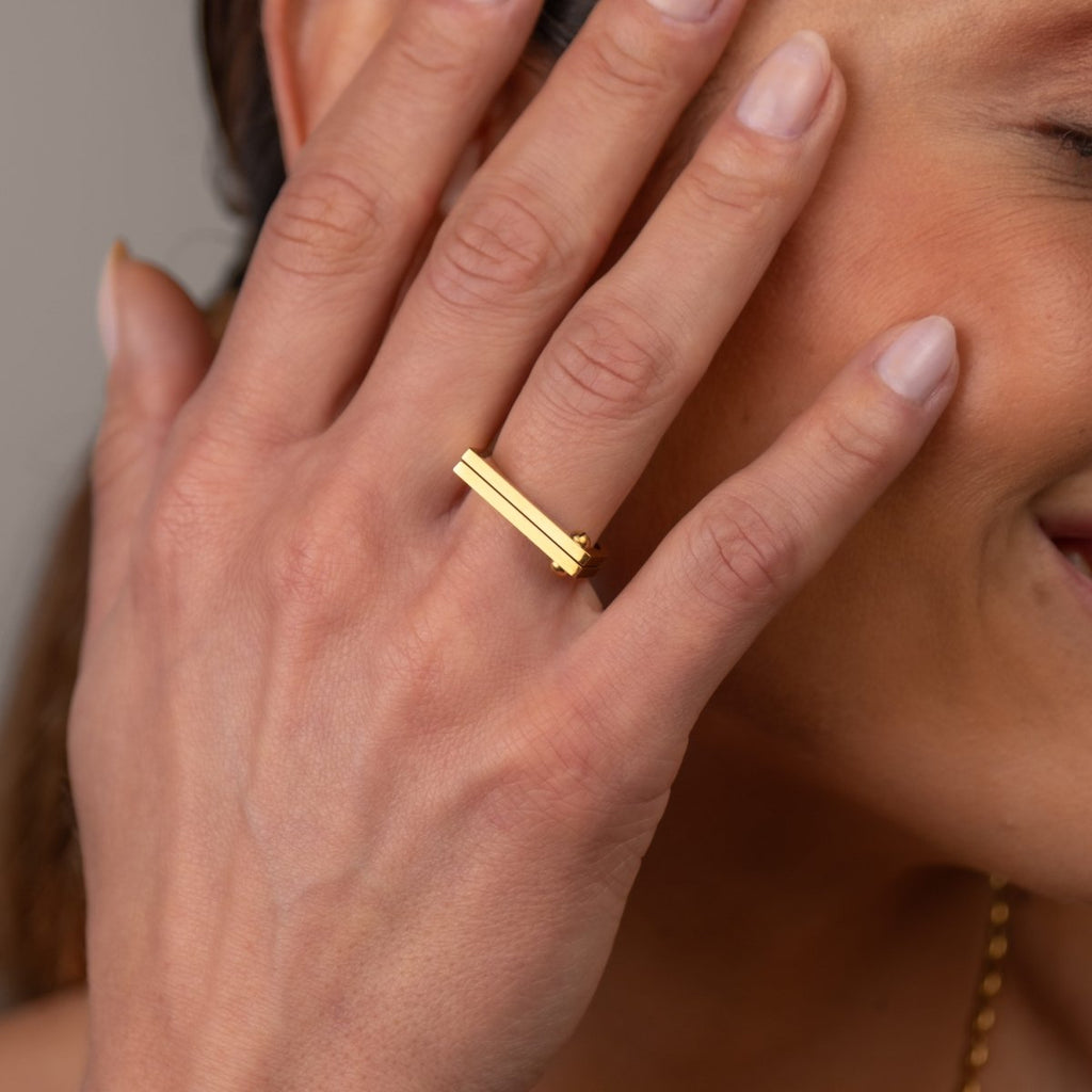 Anel Parafuso Plano Banhado em Ouro 18k