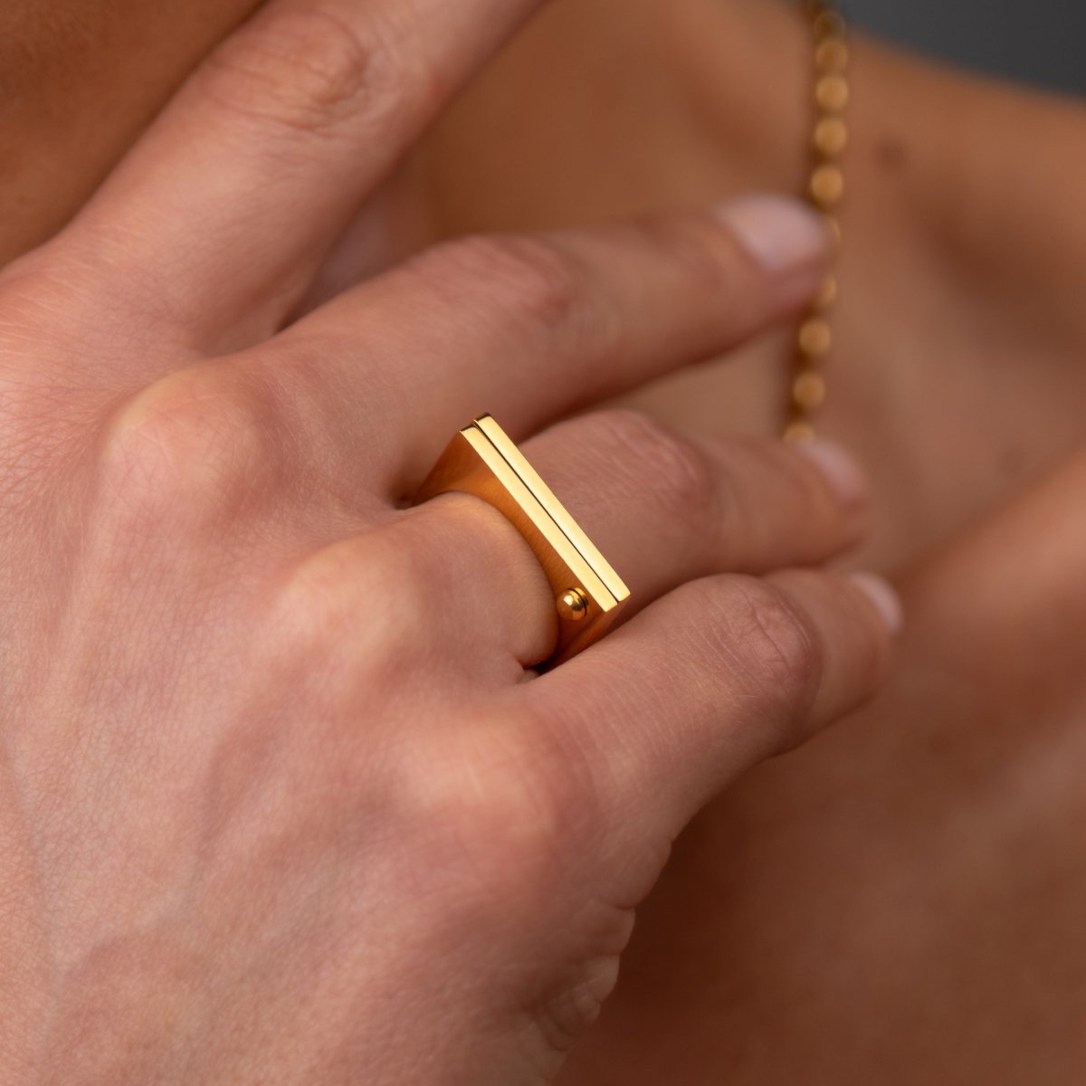 Anel Parafuso Plano Banhado em Ouro 18k