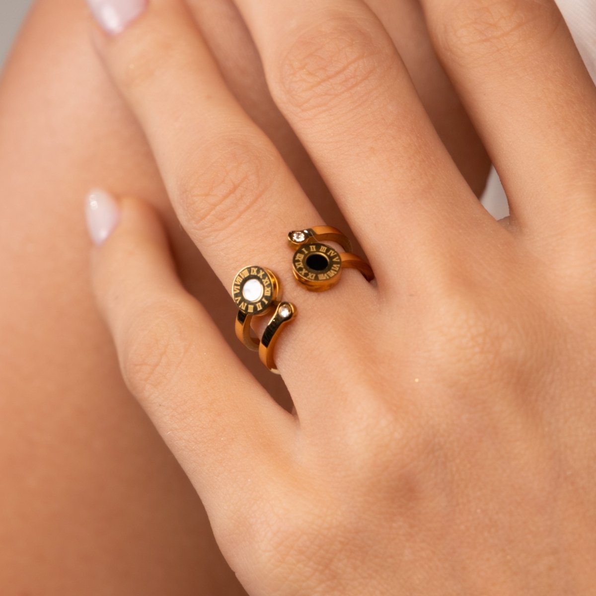 Anel Romanos Venice Banhado em Ouro 18K