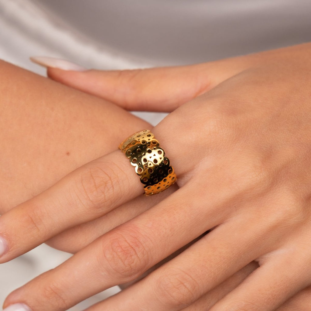 Anel Valenciana Banhado em Ouro 18K