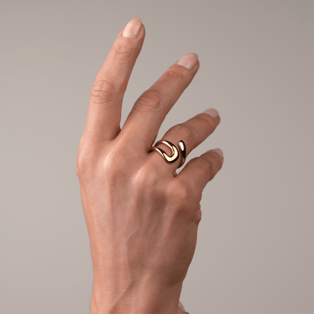 Anel Wave Ajustável com Mix de Banhos Dourado e Prata