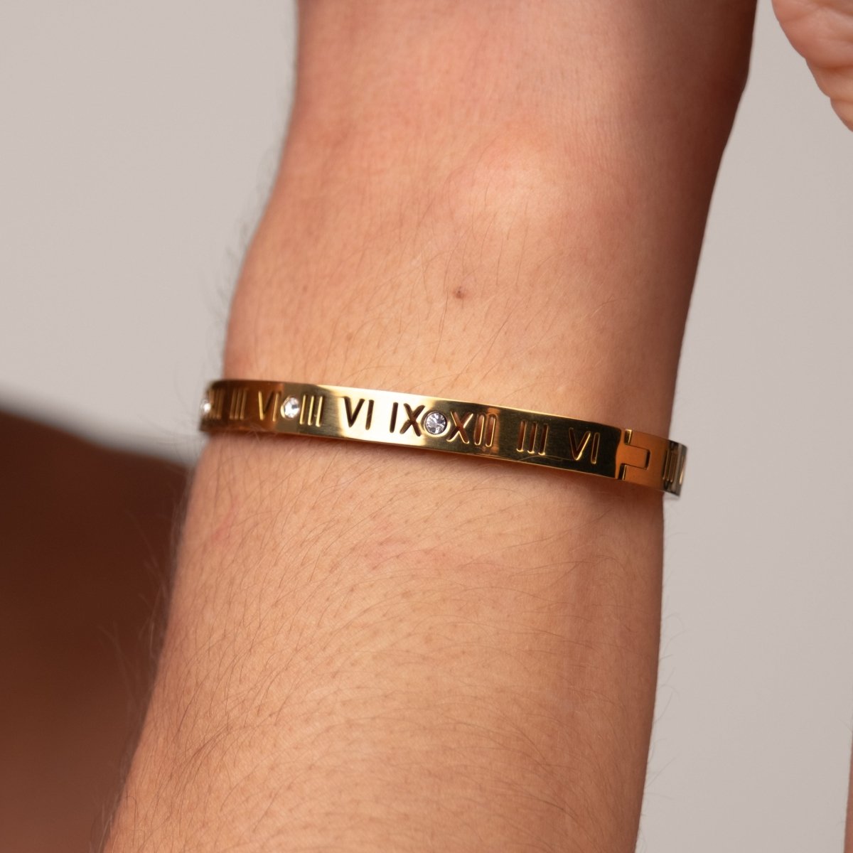 Bracelete Algarismo Romanos Banhado em Ouro 18K