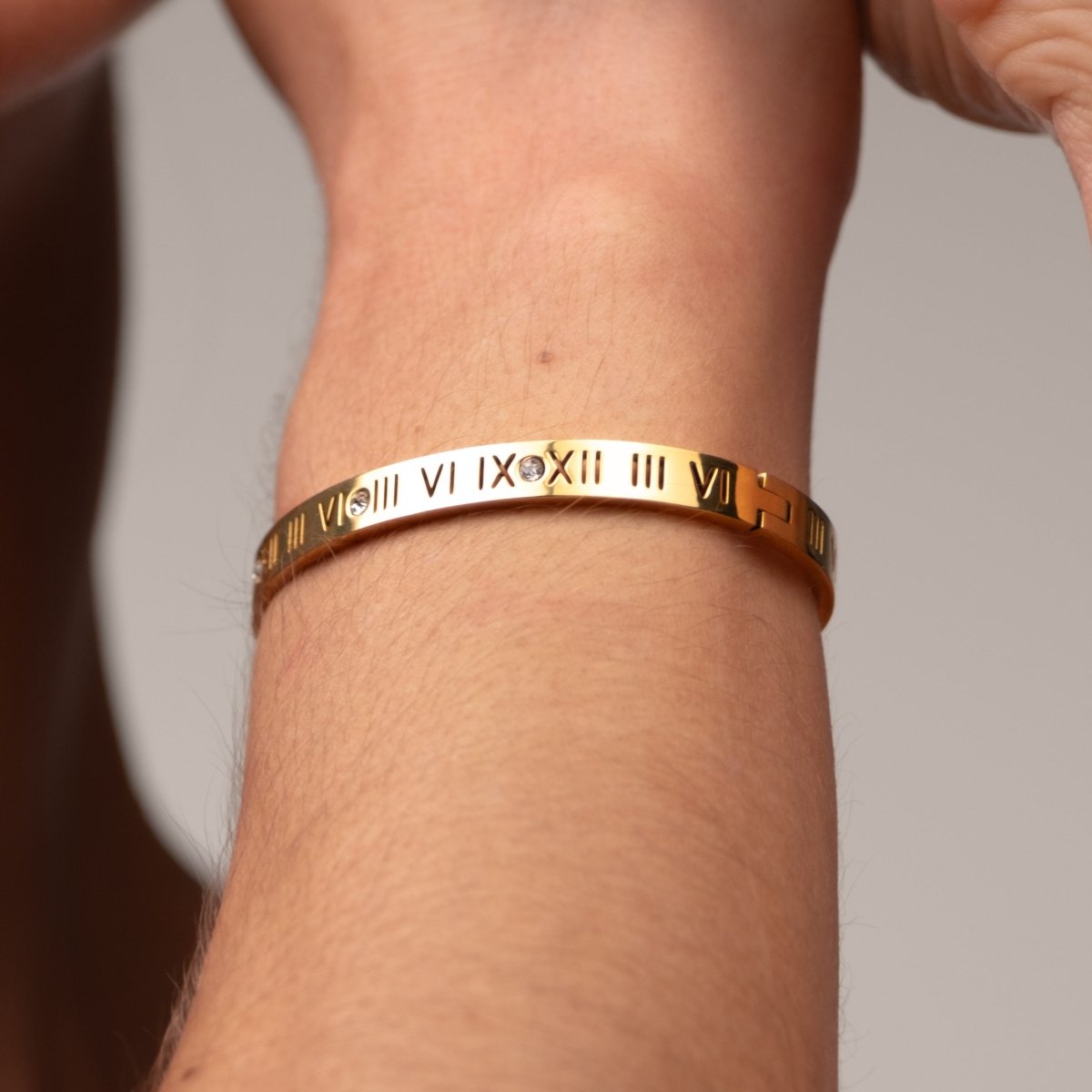 Bracelete Algarismo Romanos Banhado em Ouro 18K