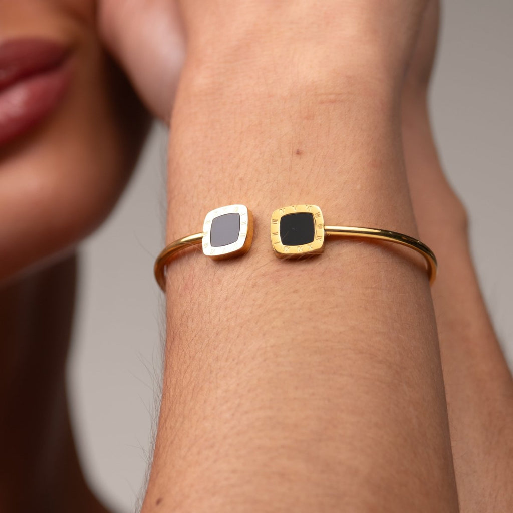 Bracelete Bella Ônix Banhado em Ouro 18k