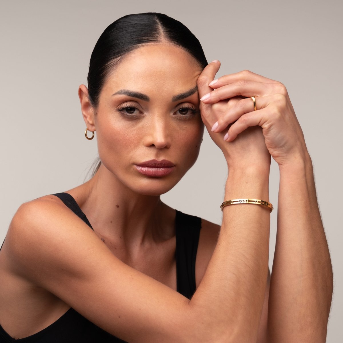 Bracelete Black Studs Banhado em Ouro 18k