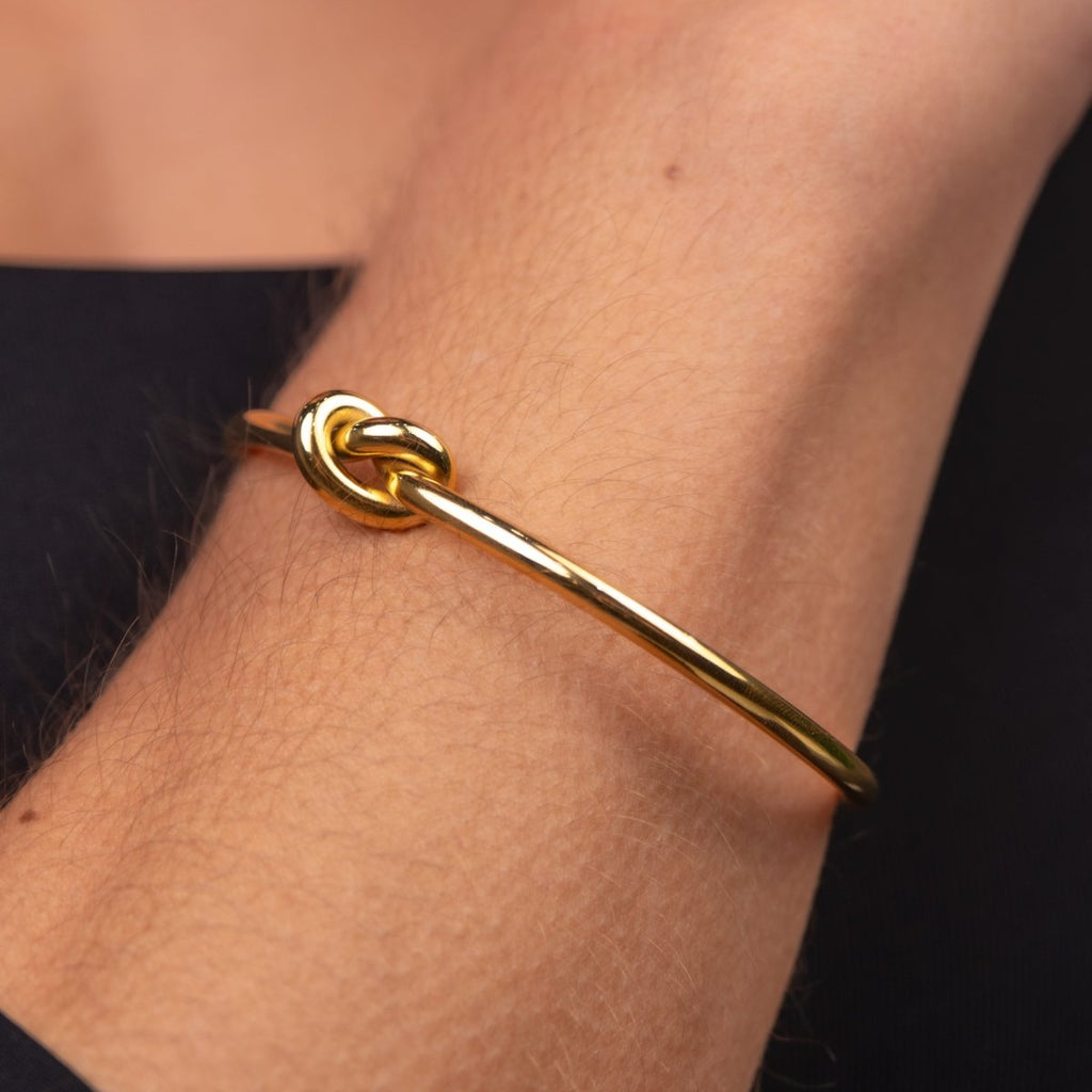 Bracelete Com Nó Central Banhado em Ouro 18K