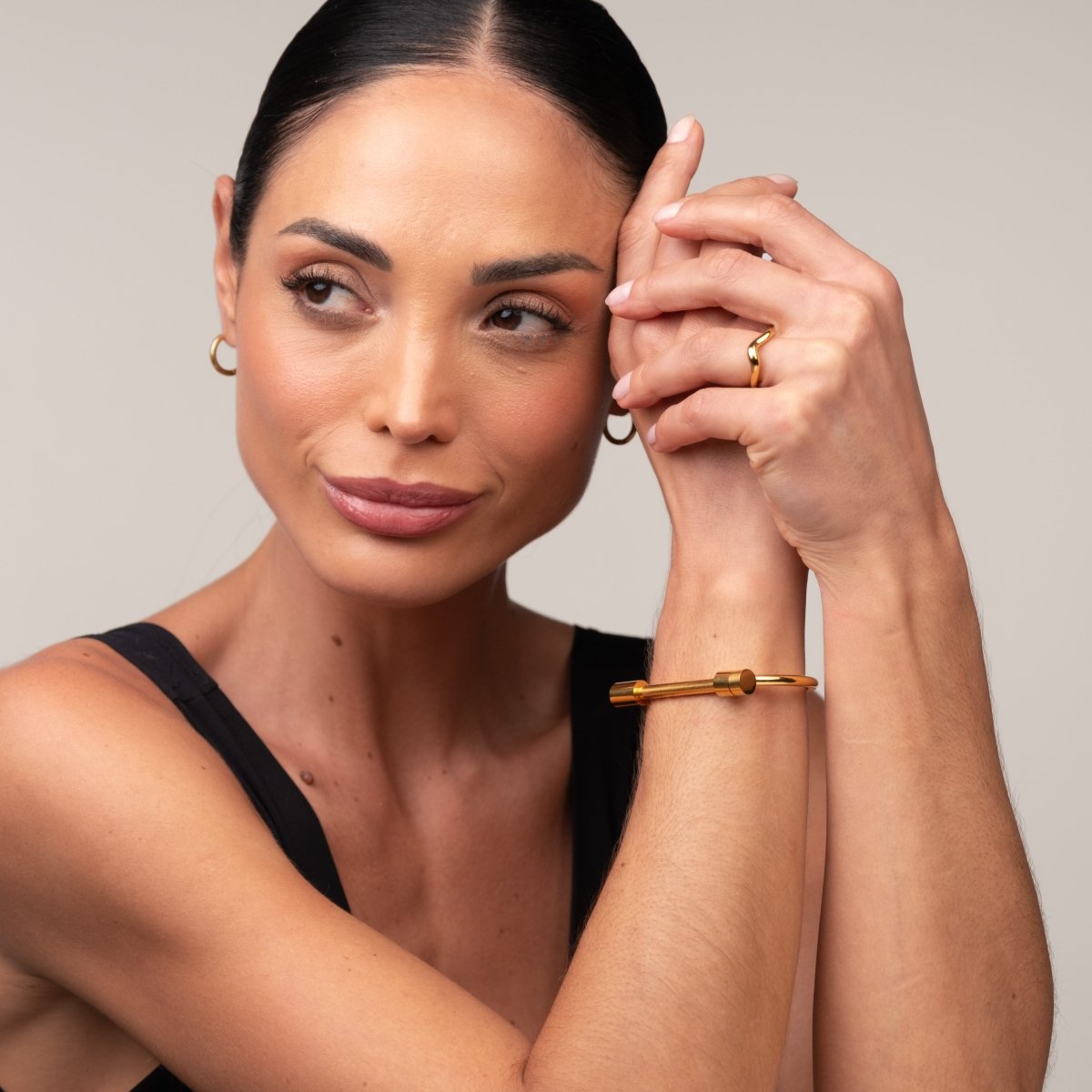Bracelete Manguito Parafuso Banhado em Ouro 18K