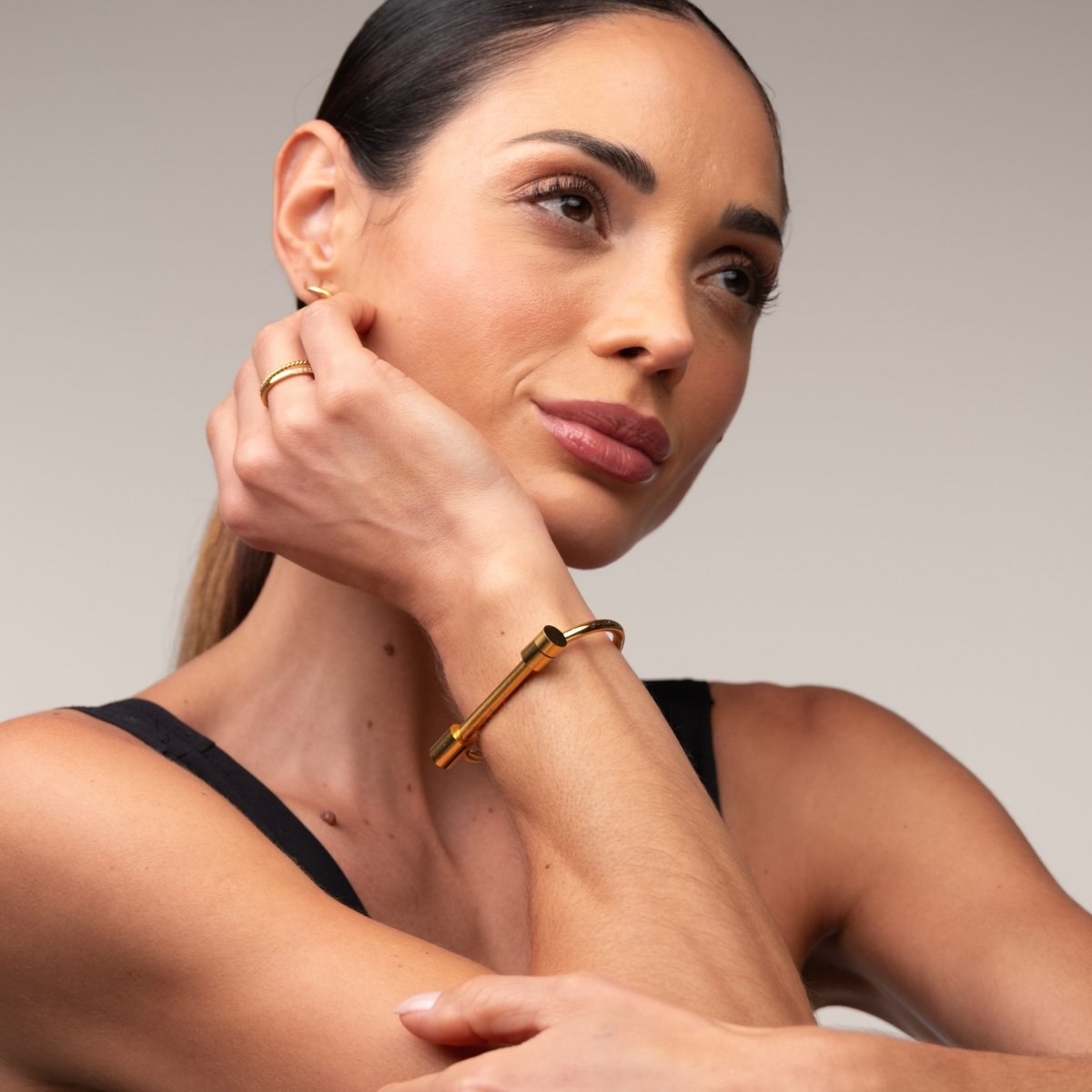 Bracelete Manguito Parafuso Banhado em Ouro 18K