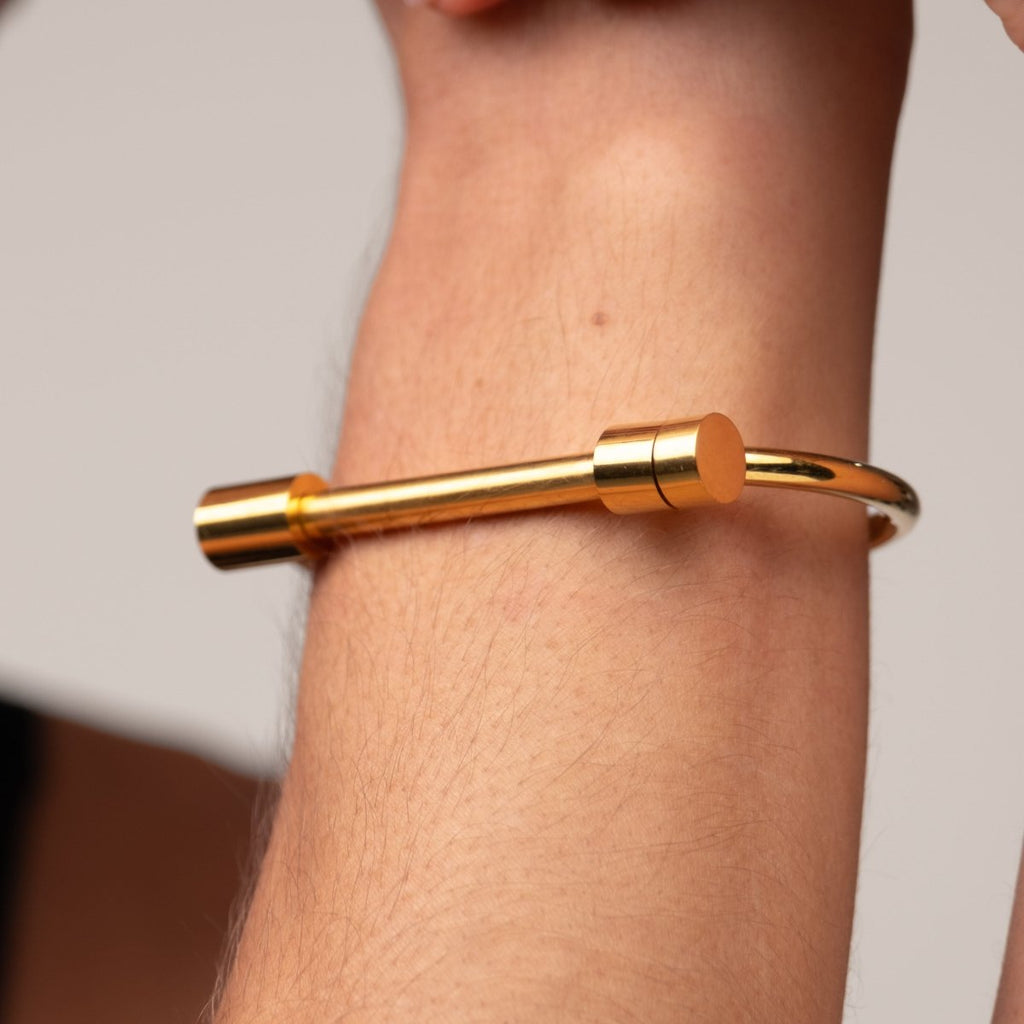 Bracelete Manguito Parafuso Banhado em Ouro 18K