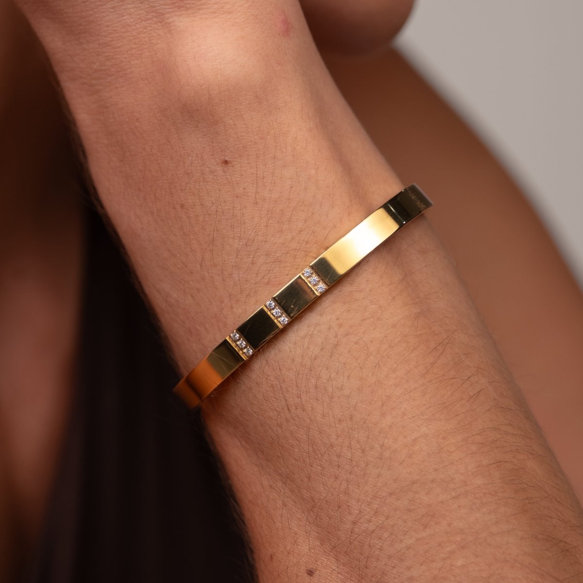Bracelete Minimal Banhado em Ouro 18k