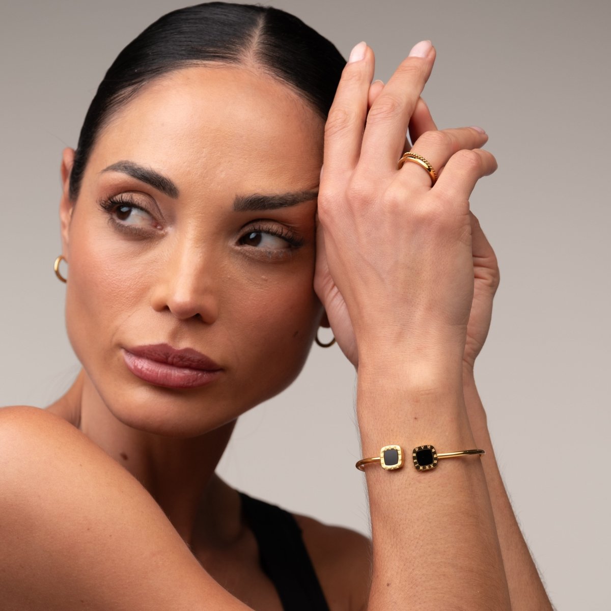 Bracelete Ônix Banhado em Ouro 18K