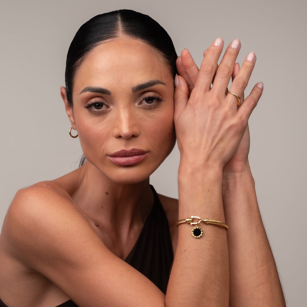 Bracelete Pingente Ônix Banhado em Ouro 18K