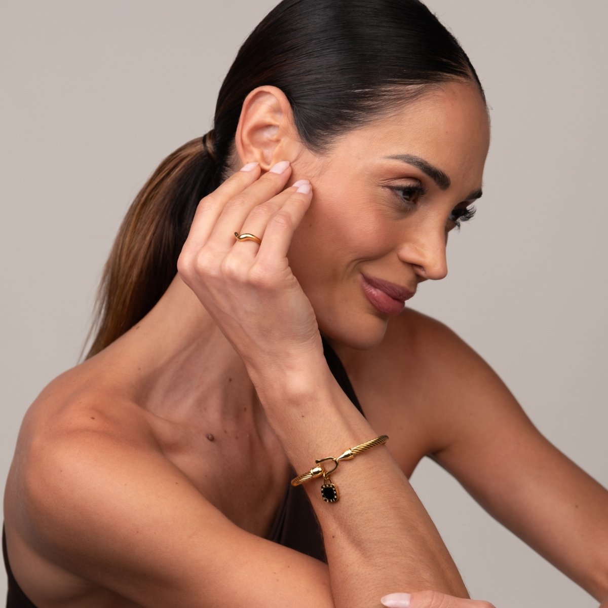 Bracelete Pingente Ônix Quadrado Banhado em Ouro 18K