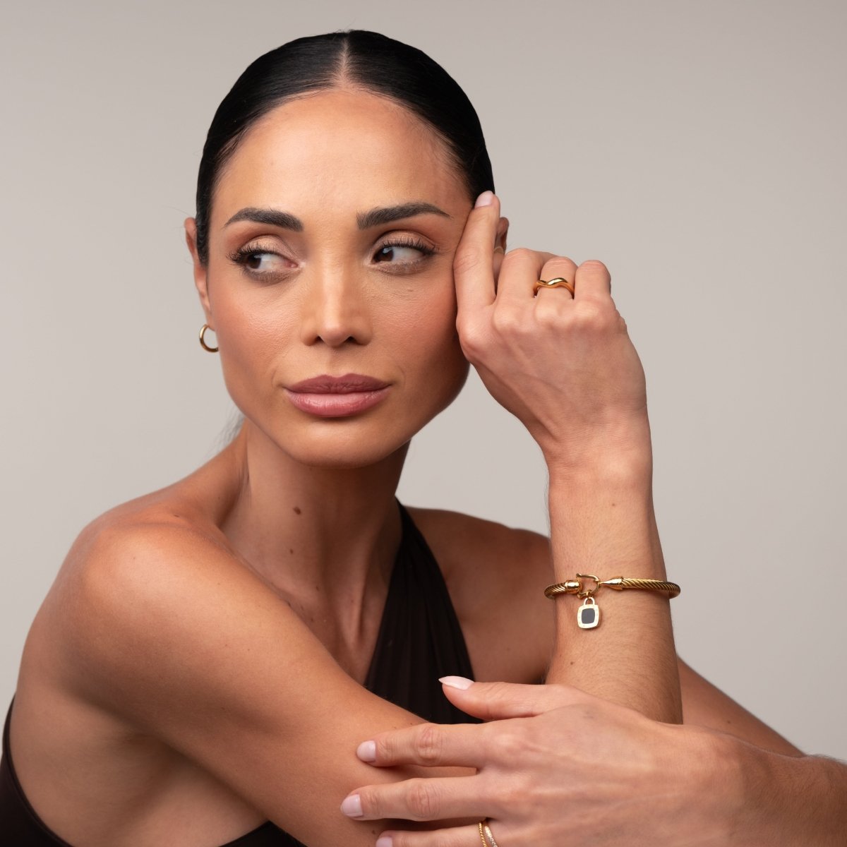 Bracelete Pingente Ônix Quadrado Banhado em Ouro 18K