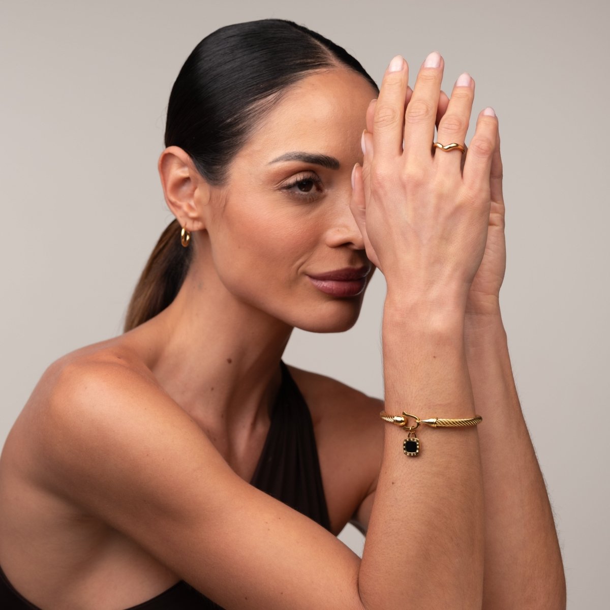 Bracelete Pingente Ônix Quadrado Banhado em Ouro 18K