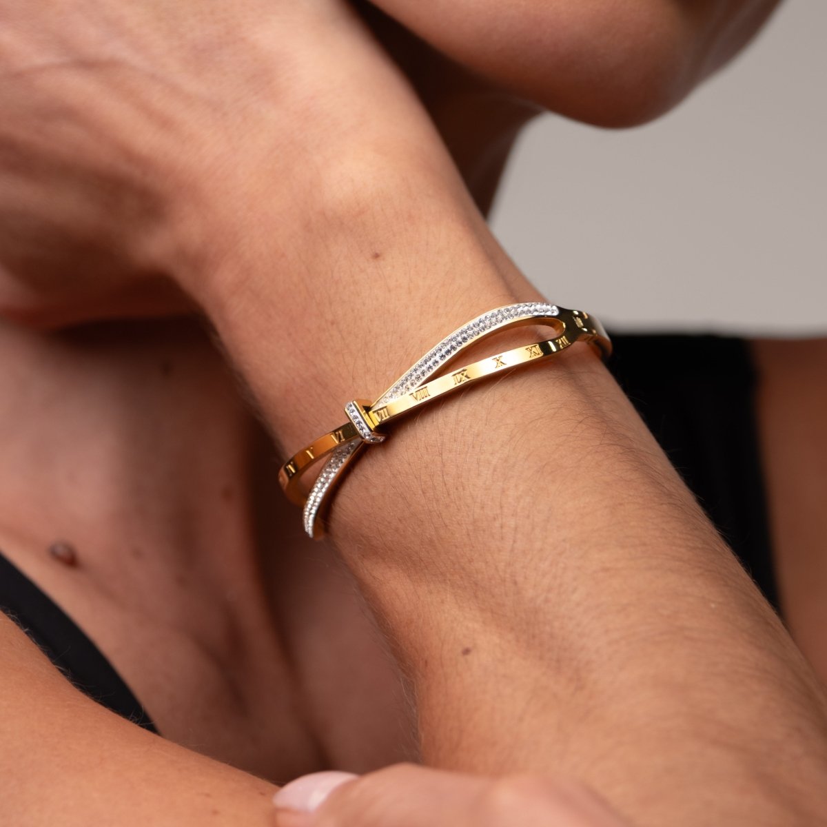 Bracelete Romano Zircônia Banhado em Ouro 18K