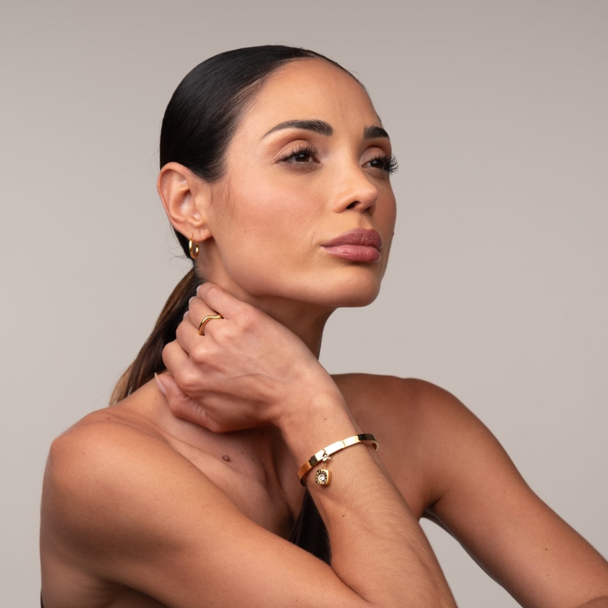 Bracelete Square Charm Banhado em Ouro 18k
