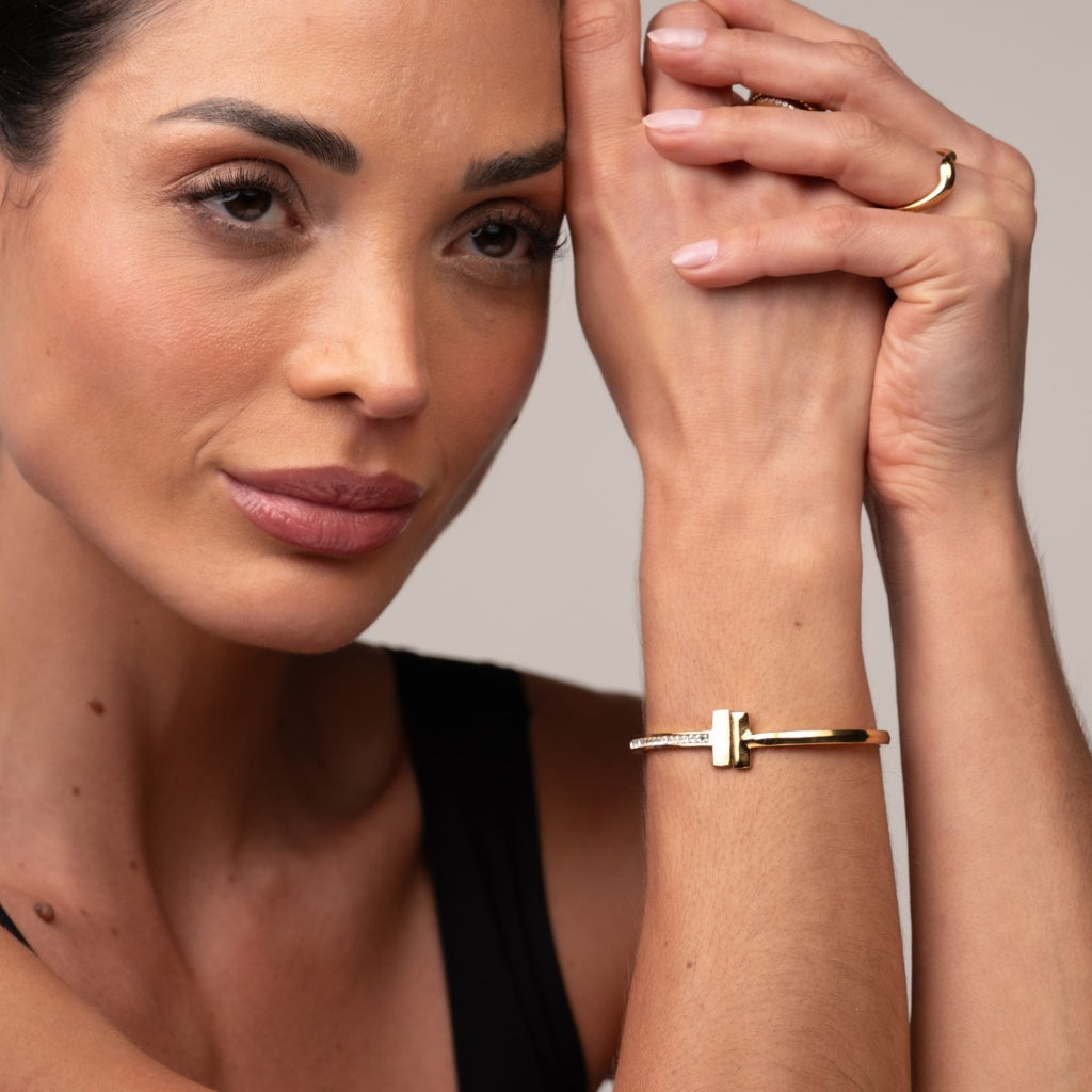 Bracelete T-Bar Elegance Banhado em Ouro 18k