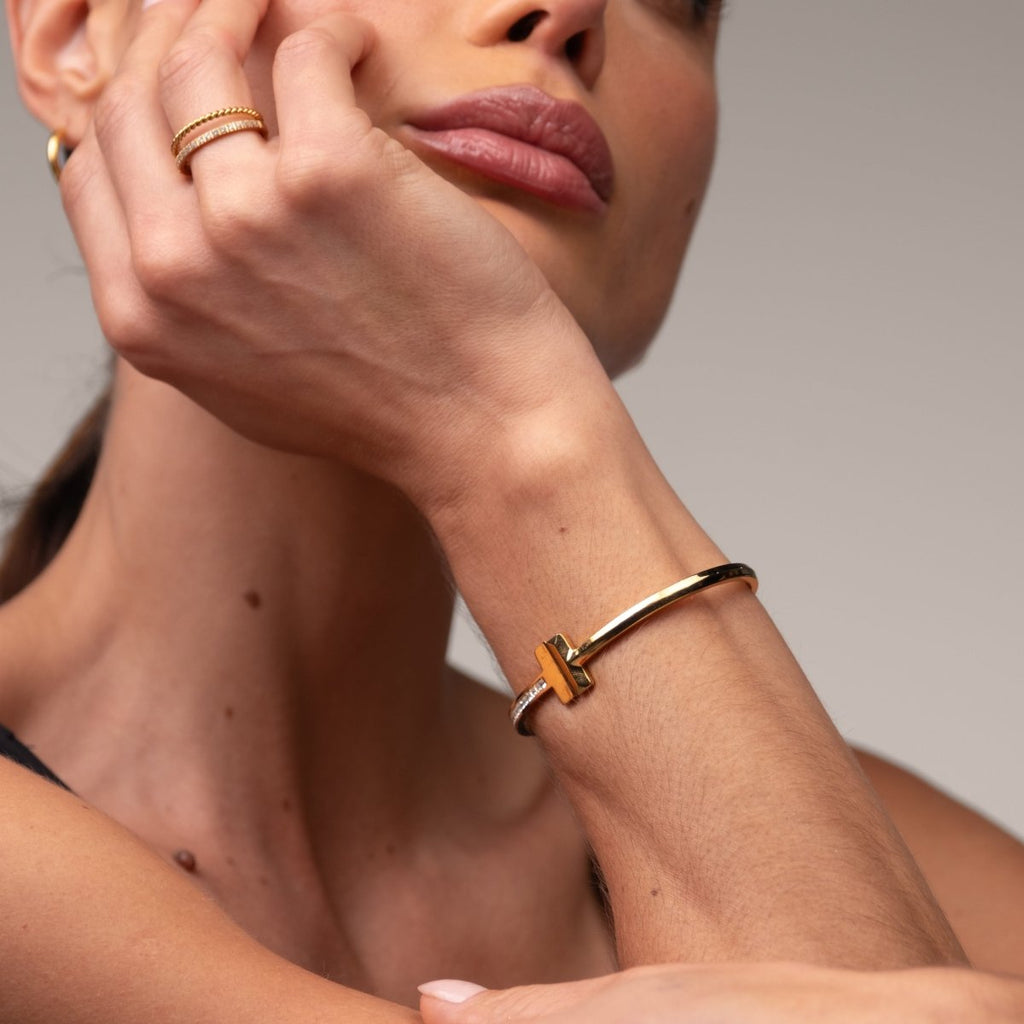 Bracelete T-Bar Elegance Banhado em Ouro 18k