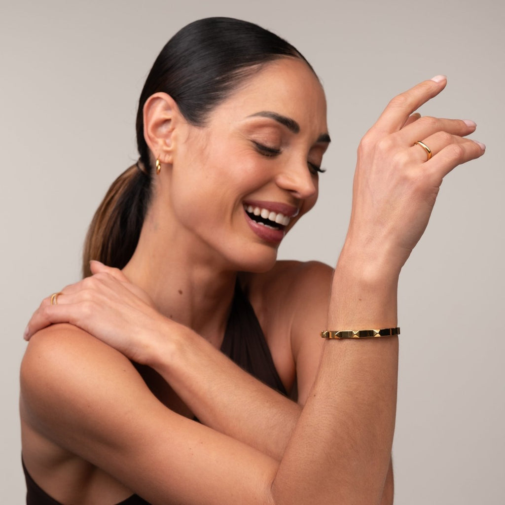 Bracelete Tachas Banhado em Ouro 18K