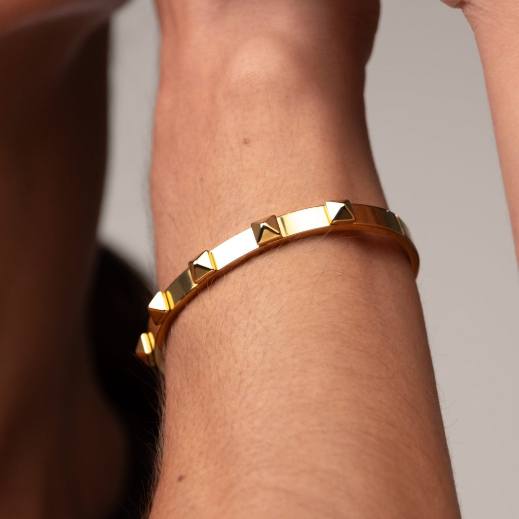 Bracelete Tachas Banhado em Ouro 18K