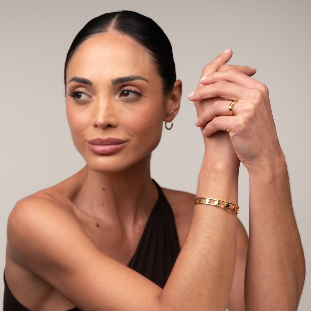 Bracelete Trevo Vazado Banhado em Ouro 18K