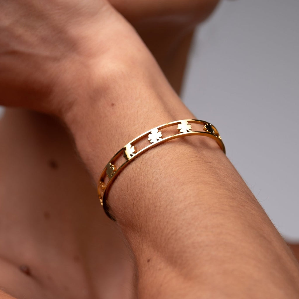 Bracelete Trevo Vazado Banhado em Ouro 18K