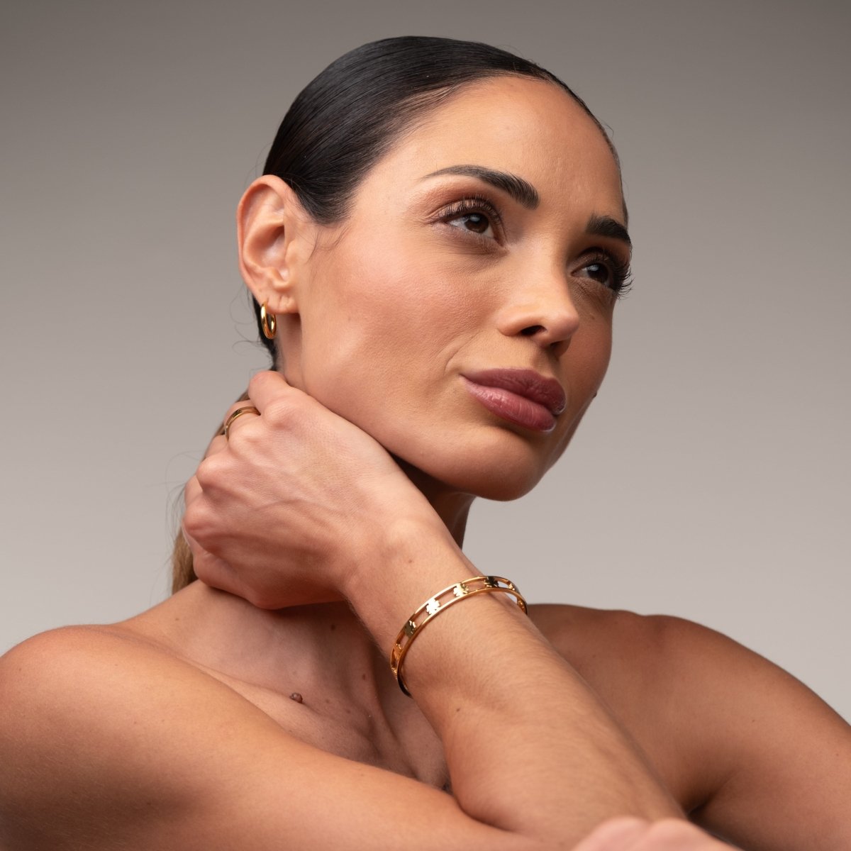 Bracelete Trevo Vazado Banhado em Ouro 18K