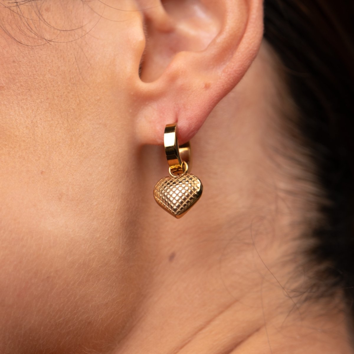 Brinco Argolinha Love Banhado em Ouro 18K