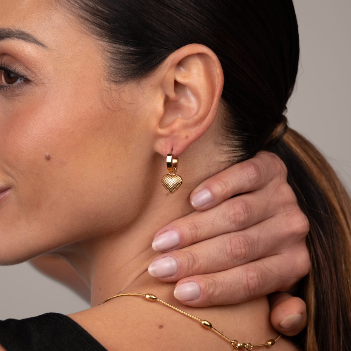 Brinco Argolinha Love Banhado em Ouro 18K