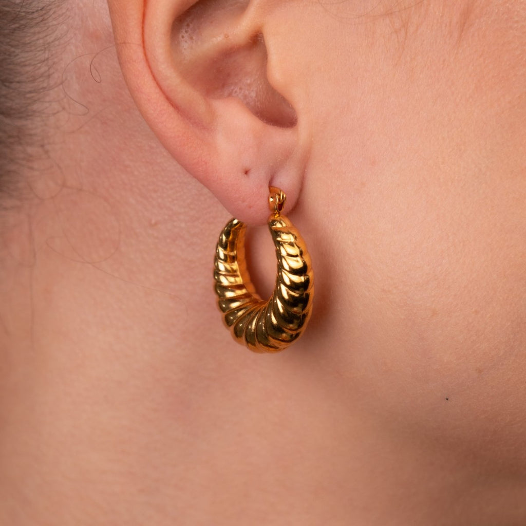 Brinco de Argola Croissant Banhado em Ouro 18K