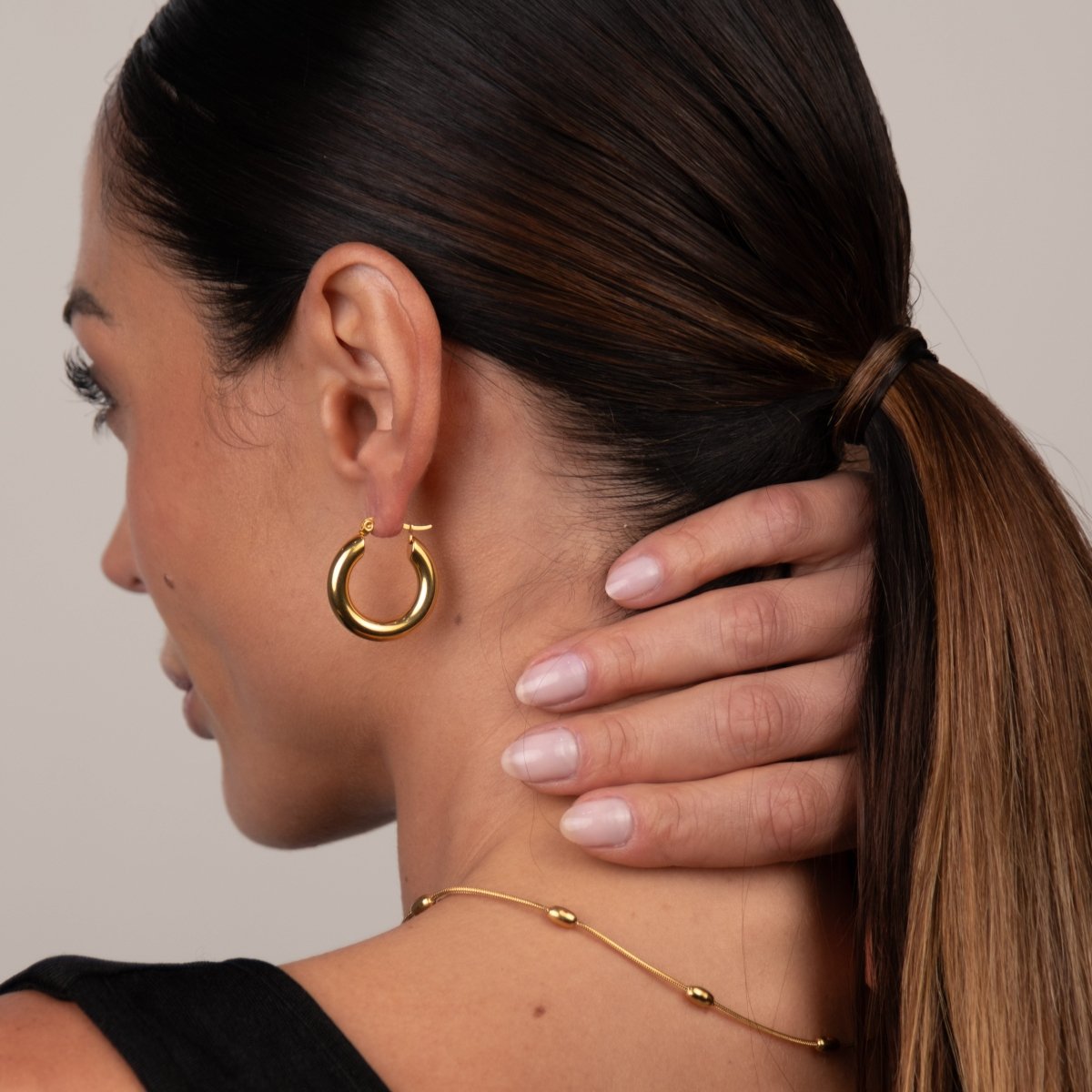 Brinco de Argola Tubo Lele M Banhado em Ouro 18K