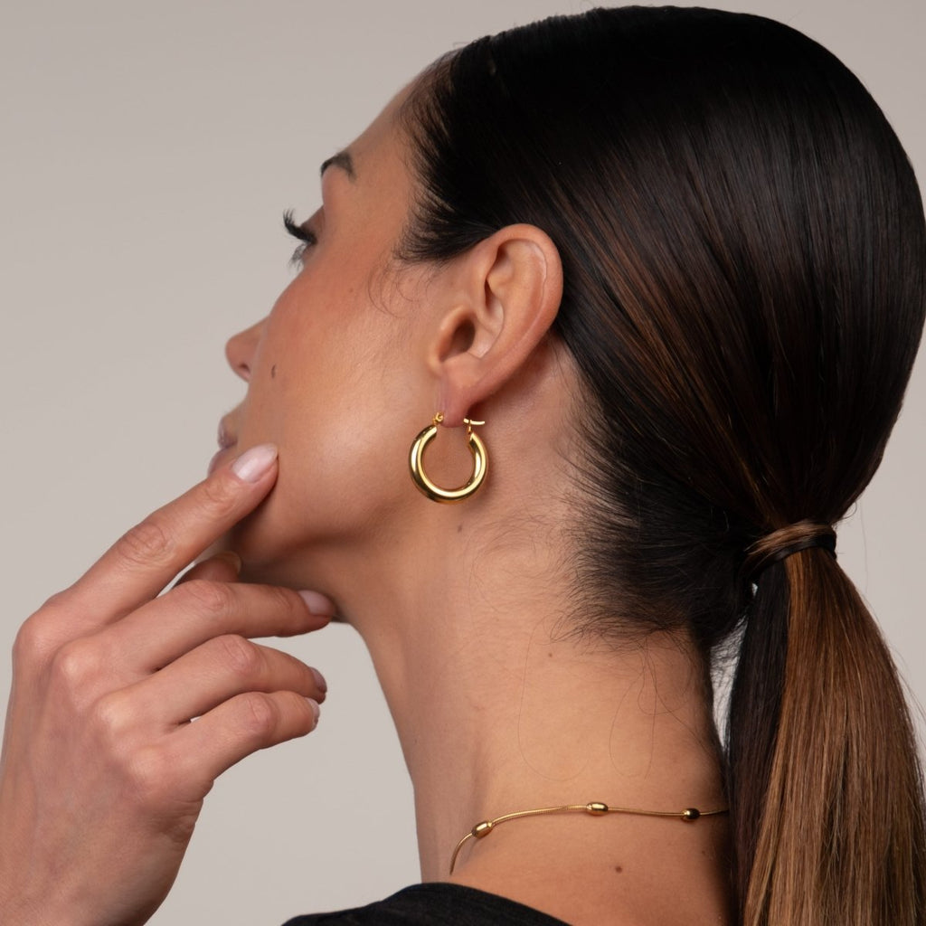 Brinco de Argola Tubo Lele M Banhado em Ouro 18K