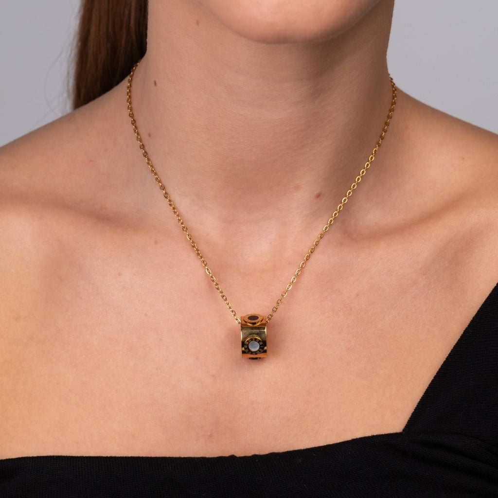 Colar Giratório Numeral Romanos Banhado em Ouro 18K