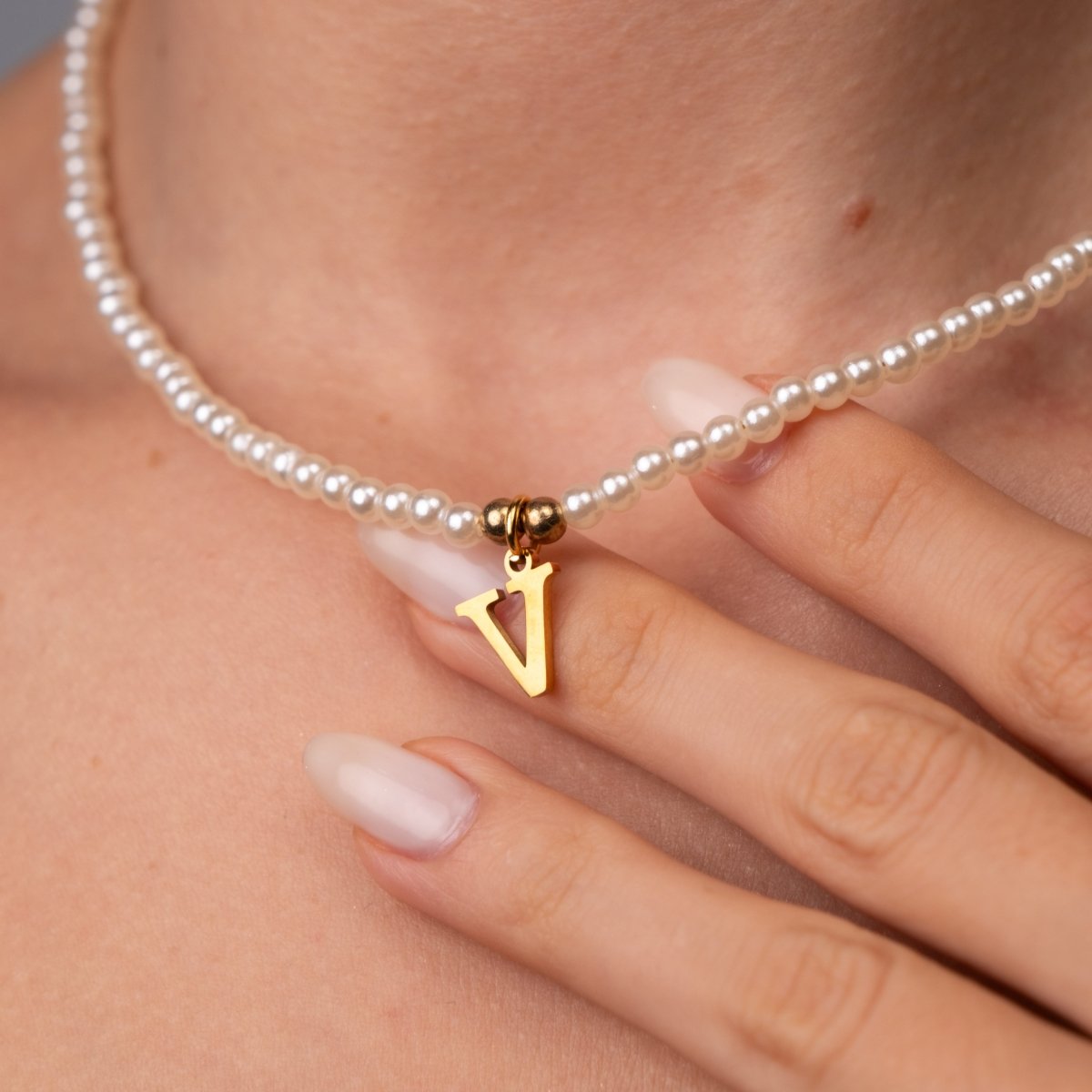 Colar Letra Inicial Pérola Banhado em Ouro 18K