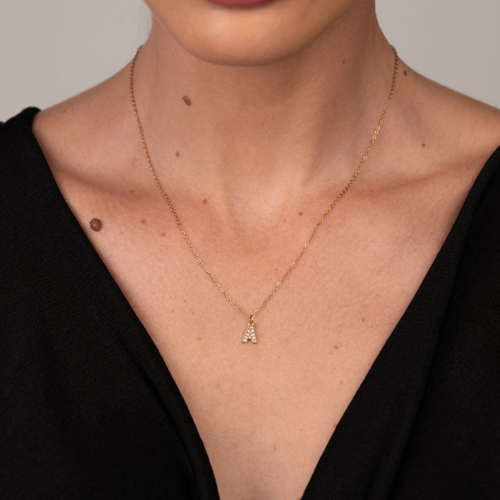 Colar Letra Inicial Stone Banhado em Ouro 18K